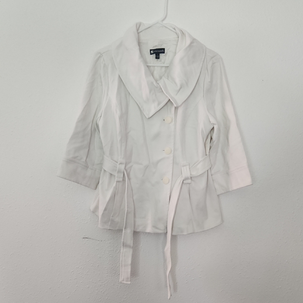 🌞2/$30 // VALERIE BERTINELLI: White Jacket